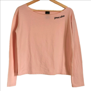 Infinite performance women's loose fit top. Good vibes, super cute size large.